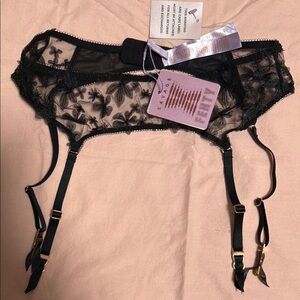 Fenty Elegant Black Lace Garter Belt
